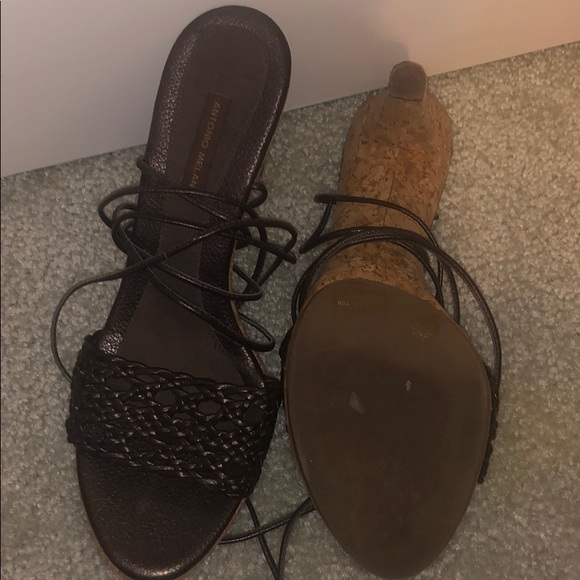 Heels - Picture 2 of 2